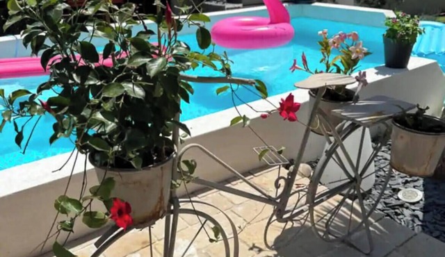 Magnificent villa with swimming pool and jacuzzi