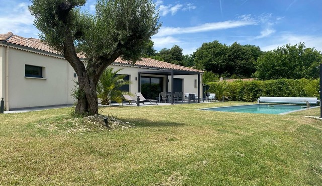 Magnificent Villa with Swimming Pool in Upie