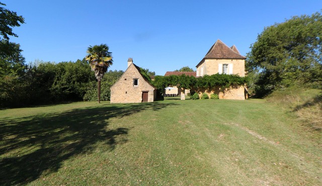 MAGNIFICIENT 18th CENTURY STONE PROPERTY, NESTLED IN BEAUTIFULL COUNTRYSIDE