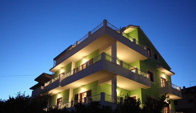 Magnificient panoramic view, wideview terrace, relaxing hot tube