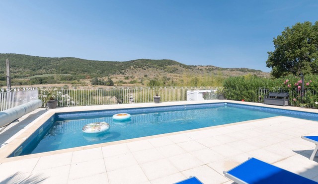 Magnifico alloggio nel sud dell'ardeche con cime