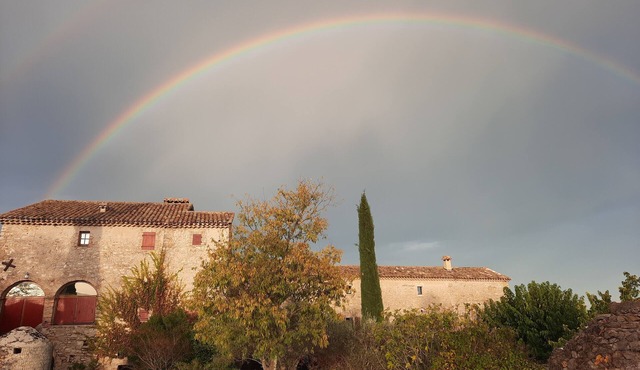 Magnifique mas Cévenol Entièrement Rénové Dans une Grande Propriété Avec Piscine