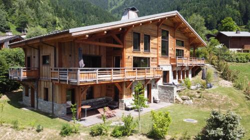 Magnifique chalet mitoyen - Jacuzzi - Cousinade II