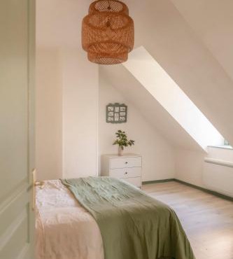 Magnifique 2 pièces lumineux avec ascenseur face au Jardin Public et Thermes au cœur de la ville