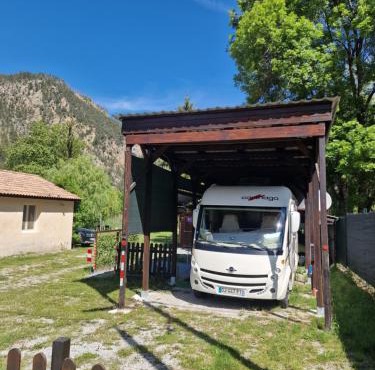 Magnifique Camping Car Integral aux Gorges de Daluis