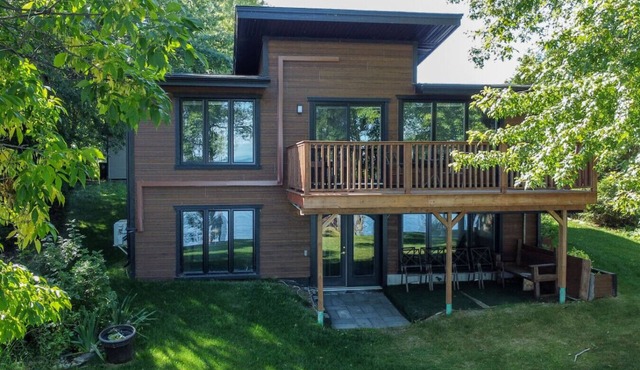 Magnifique chalet au bord du Lac-Saint-Jean