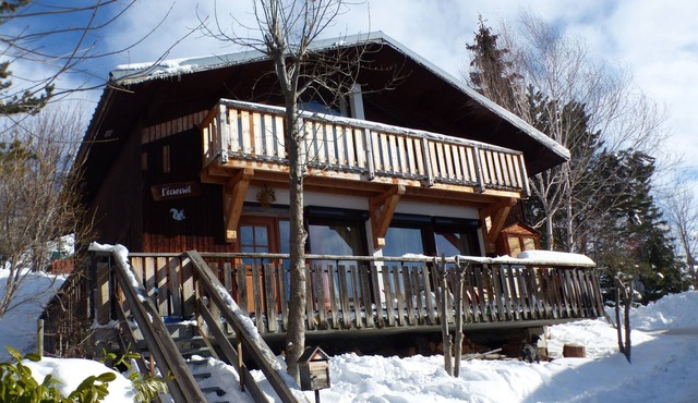 Magnifique Chalet Baigner de Soleil ski au Pied