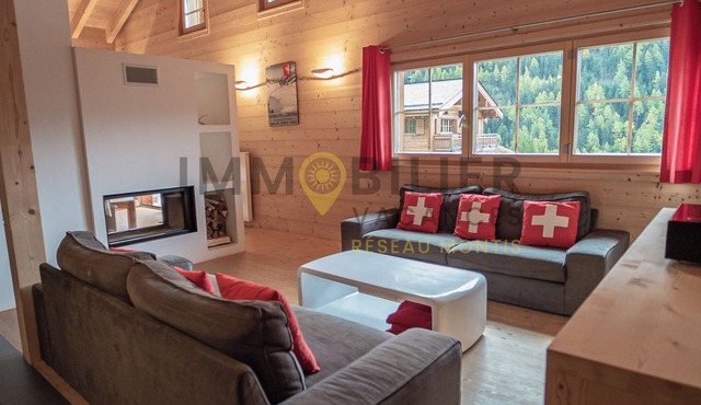 Magnifique chalet confortable, moderne, de 195m2, 5 pièces avec 4 chambres et pouvant accueillir ju