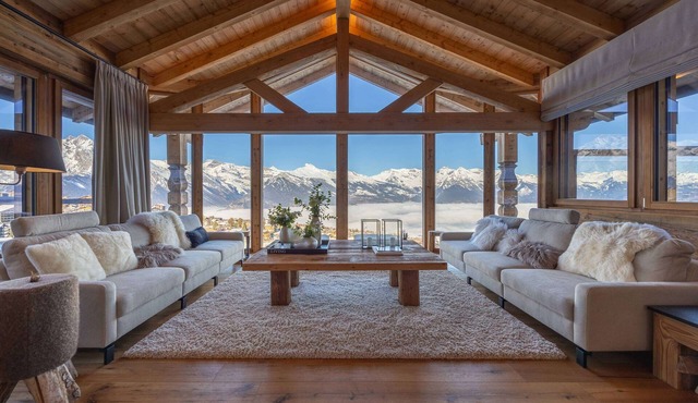 Magnifique Chalet en Vieux Bois Avec vue Spectaculaire sur les Alpes Bernoises