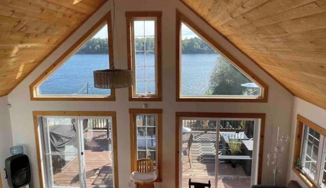Magnifique Chalet Style Scandinave au Bord du Lac-simon