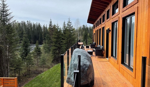 Magnifique Chalet sur le Bord de Leau Avec spa
