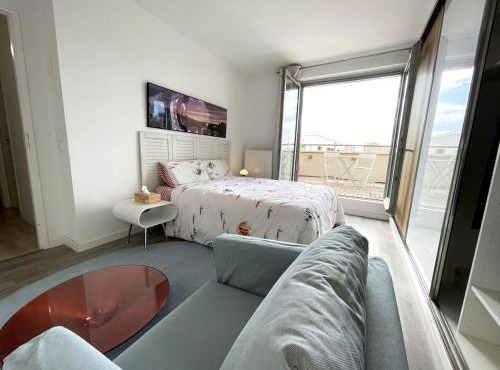 Magnifique chambre proche du transport avec climatisation et parking payants