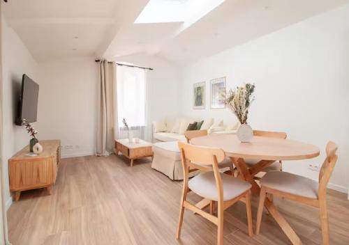 Magnifique Confortable & Rénové au Port de Nice