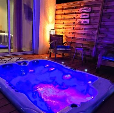Magnifique cottage haut de gamme avec jacuzzi l'attrape rêve