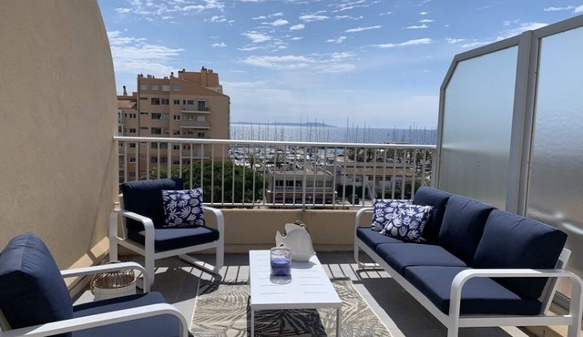 Magnifique Duplex AU Dernier Etage Avec SES 2 Terrasses VUE MER SUR LE Port