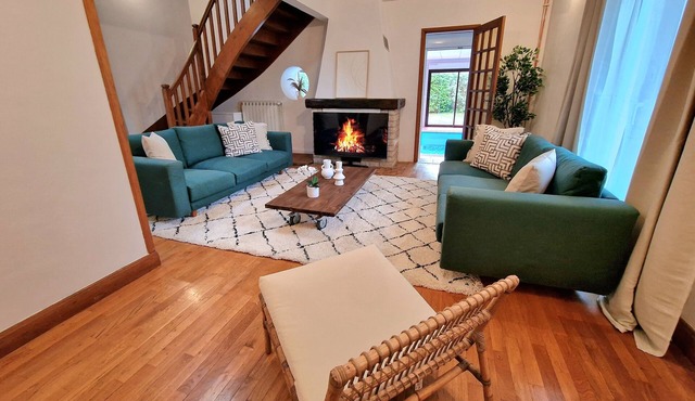 Magnifique Grand Gîte Piscine Sauna proche Paris Reims sans Vis-à-vis