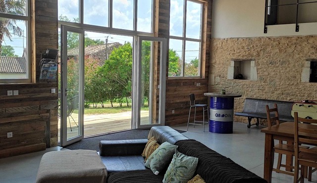 Magnifique Grange Entièrement Rénovée en Pleine Campagne