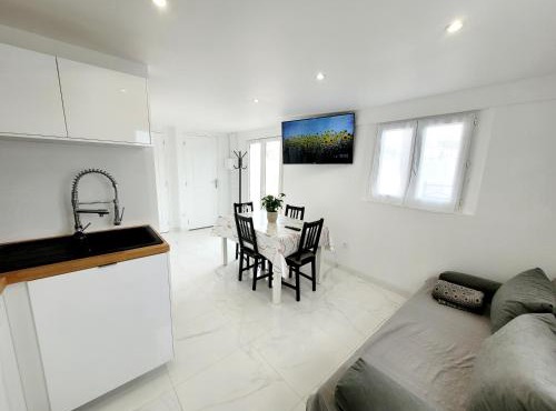 Magnifique logement indépendant "Les Coquelicots", terrasse proche des plages et Montpellier