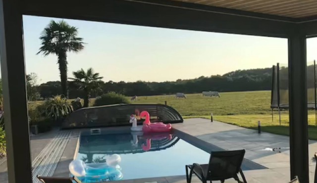 Magnifique Maison de Campagne Avec Piscine, à 10 min de L'océan