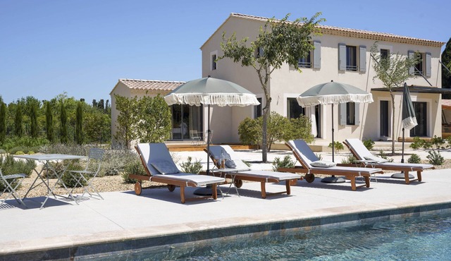 Magnifique Maison à 5 mn de Saint Rémy de Provence Avec Piscine, Cuisine D'été