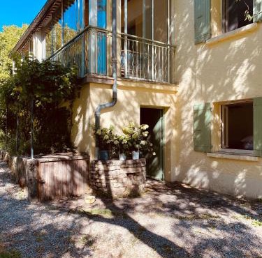 Magnifique maison dans un écrin de verdure - Idéal séjour en famille ou amis