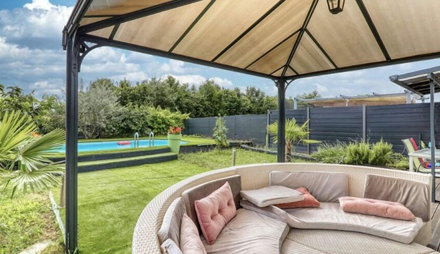 Magnifique Maison, Entièrement Meublée Avec Piscine ,sauna