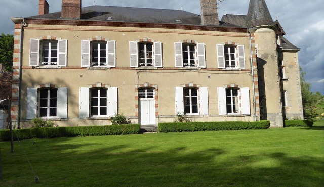 Magnifique Maison de Famille 300m² Dans un Parc de 3hc Avec Rivière et Piscine