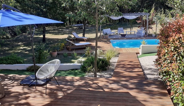 Magnifique Propriété Avec Grand Terrain et Piscine