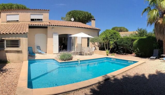 Magnifique villa, piscine, calme et sans vis a vis, Clim, Quartier des Villas.