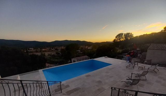 Magnifique Villa 210m2 , Piscine Chauffée 10×5m