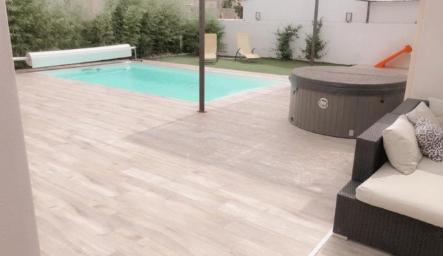 Magnifique villa avec Pool House piscine et jacuzzi