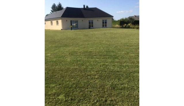 Magnifique Villa en Face des Champs Avec Piscine