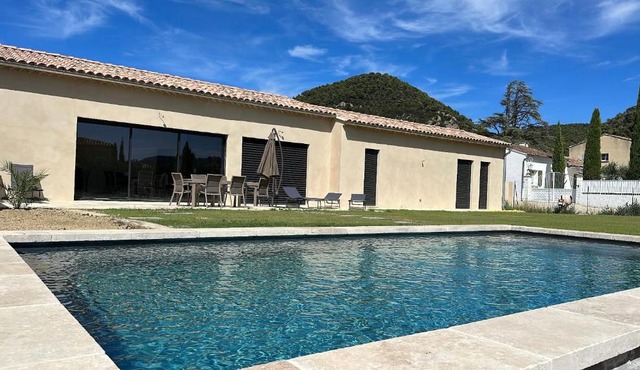 Magnifique Villa Neuve avec piscine