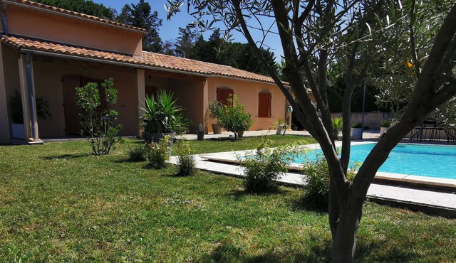 Magnifique Villa Traditionnelle Avec Piscine Entre Nîmes et Avignon