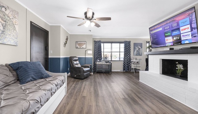 Magnolia "Apt. 620"- Comfy King Size Bed, Kid Friendly, Over 70 Amenities