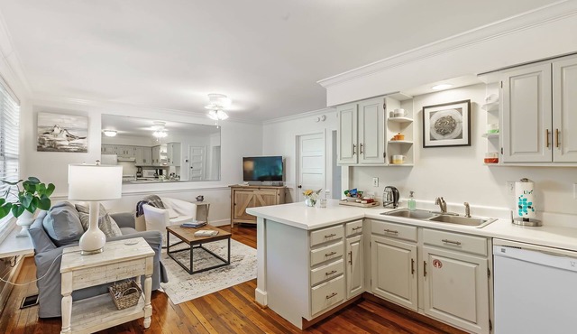 Magnolia at Jubilee Suites Bed & Breakfast. 1K/1B.