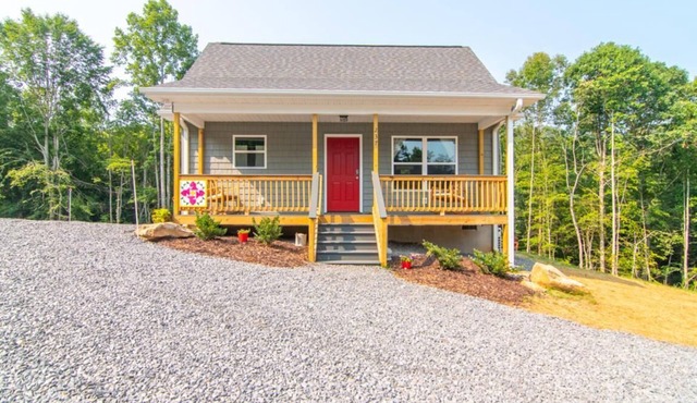 Magnolia Cabin | WiFi & River Access