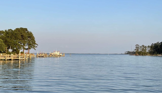 Magnolia Cottage a beautiful waterfront getaway