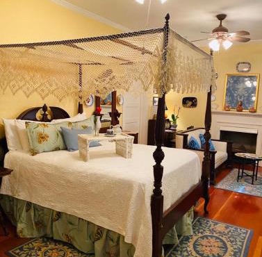 Magnolia Cottage Bed and Breakfast