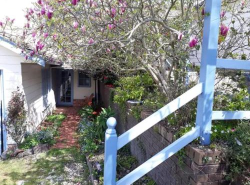 Magnolia Cottage- wineries, main street, station