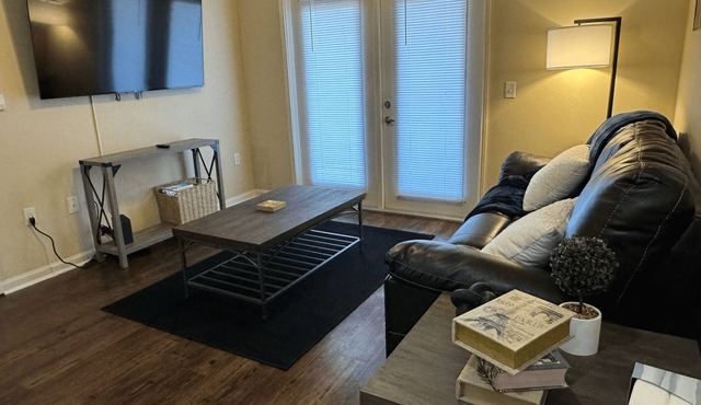 Magnolia Escape: 1BR/1BA w/Gym, Pool, BBQ Grill