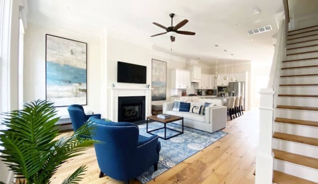 Magnolia Estate – 3 Private Quarters, Walk to Sites