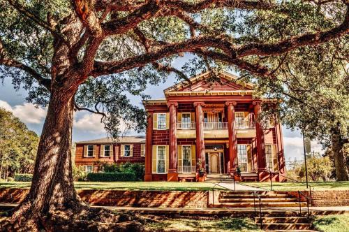 Magnolia Hall - The Britton Suite - King Suite