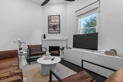 Magnolia Haven - Victorian Charm in Ballarat Central