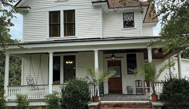 Magnolia House Bed & Breakfast