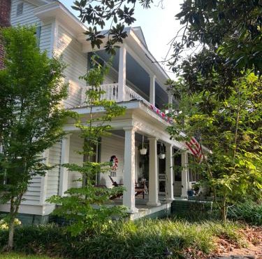 Magnolia House & Gardens B&B