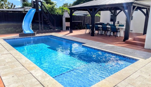 Magnolia House Miami - Heated Pool with Water Slide, BBQ & Gazebo