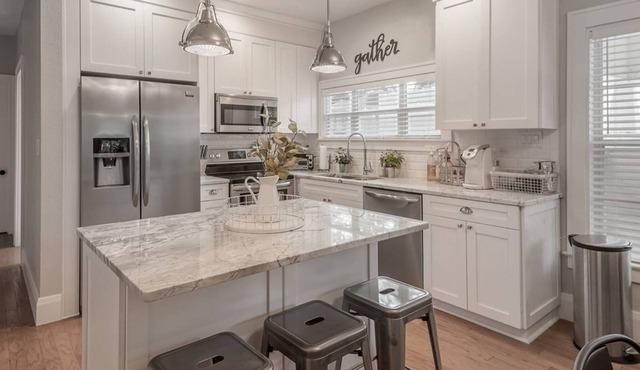 "Magnolia House" - Riverside View|Covered Parking