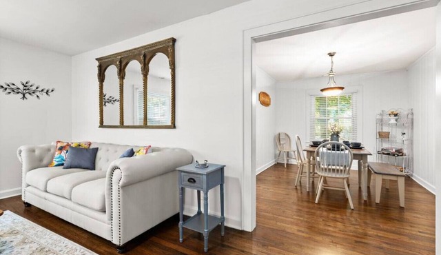 Magnolia on Main · Charming Farmhouse on Main St! WIFI + Dogs OK