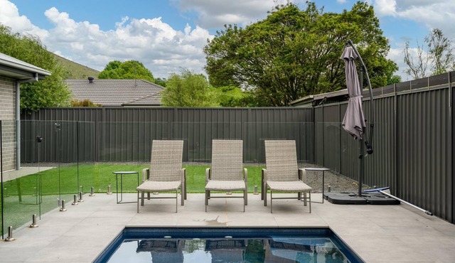 Magnolia on Monash - This unique modern home offers the perfect space for your holiday experience. Fit for families or groups of friends wanting to bask in all that the property and our region has to offer.